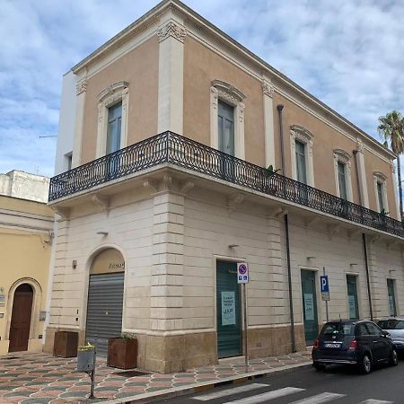Palazzo 41 Rental Rooms San Pietro Vernotico Exterior foto